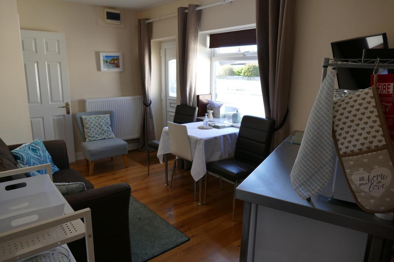 Magnolia Self Contained Suites Coalpit Heath Eksteriør bilde